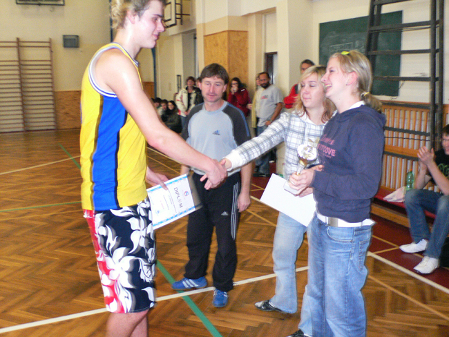 Pohár za 2. místo pro svitavské gymnázium