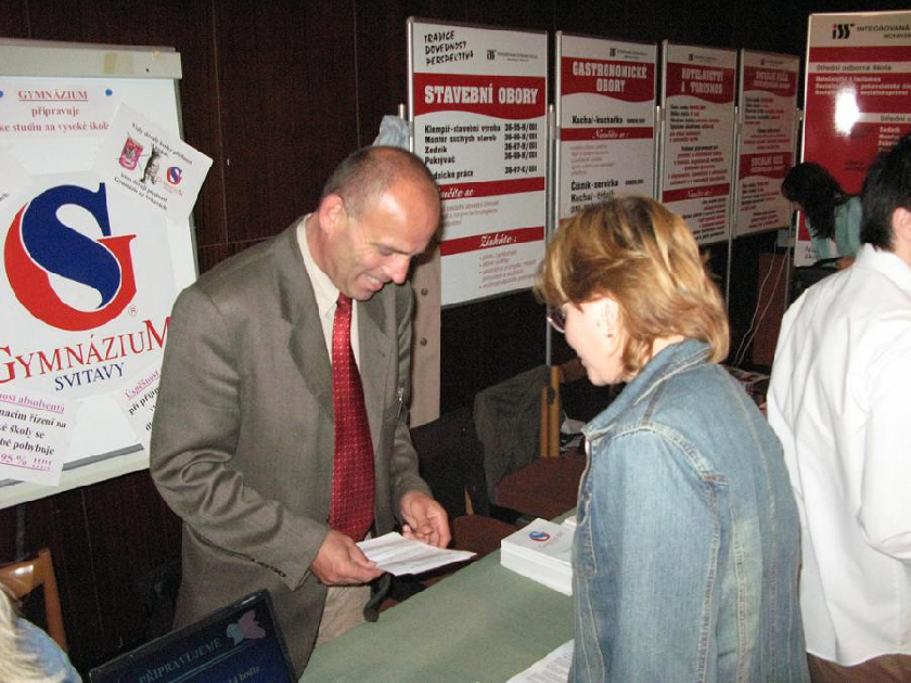 NaÅ¡e Å¡kola se zÃºÄastnila pÅ™ehlÃ­dky stÅ™ednÃ­ch Å¡kol - BÃ­lÃ½ dÅ¯m Svitavy 3. 10. 2007.