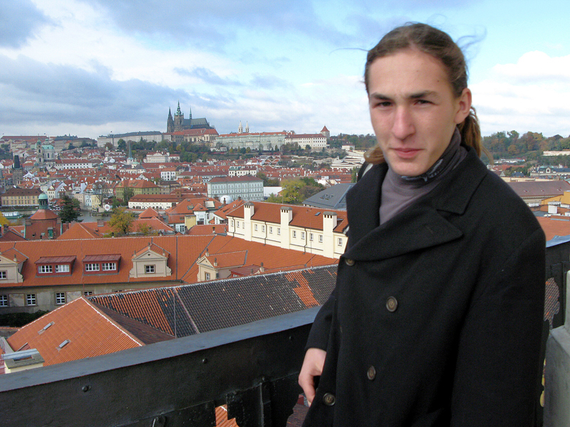 Student V. Cibulka na astronomické věži Klementina