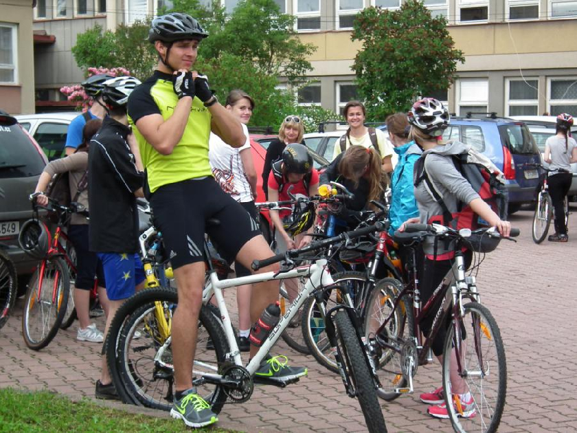 PÅ™ed odjezdem na kurz majÃ­ studenti jeÅ¡tÄ› ÃºsmÄ›vy na tvÃ¡Å™Ã­ch.