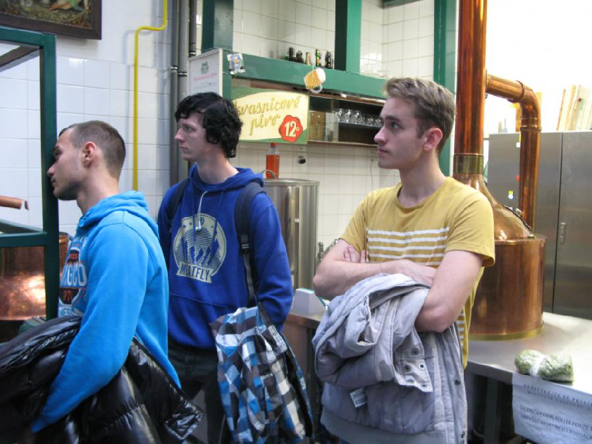 BedlivÄ› naslouchÃ¡me, abychom vÄ›dÄ›li, jak se vyrÃ¡bÃ­ pivo.